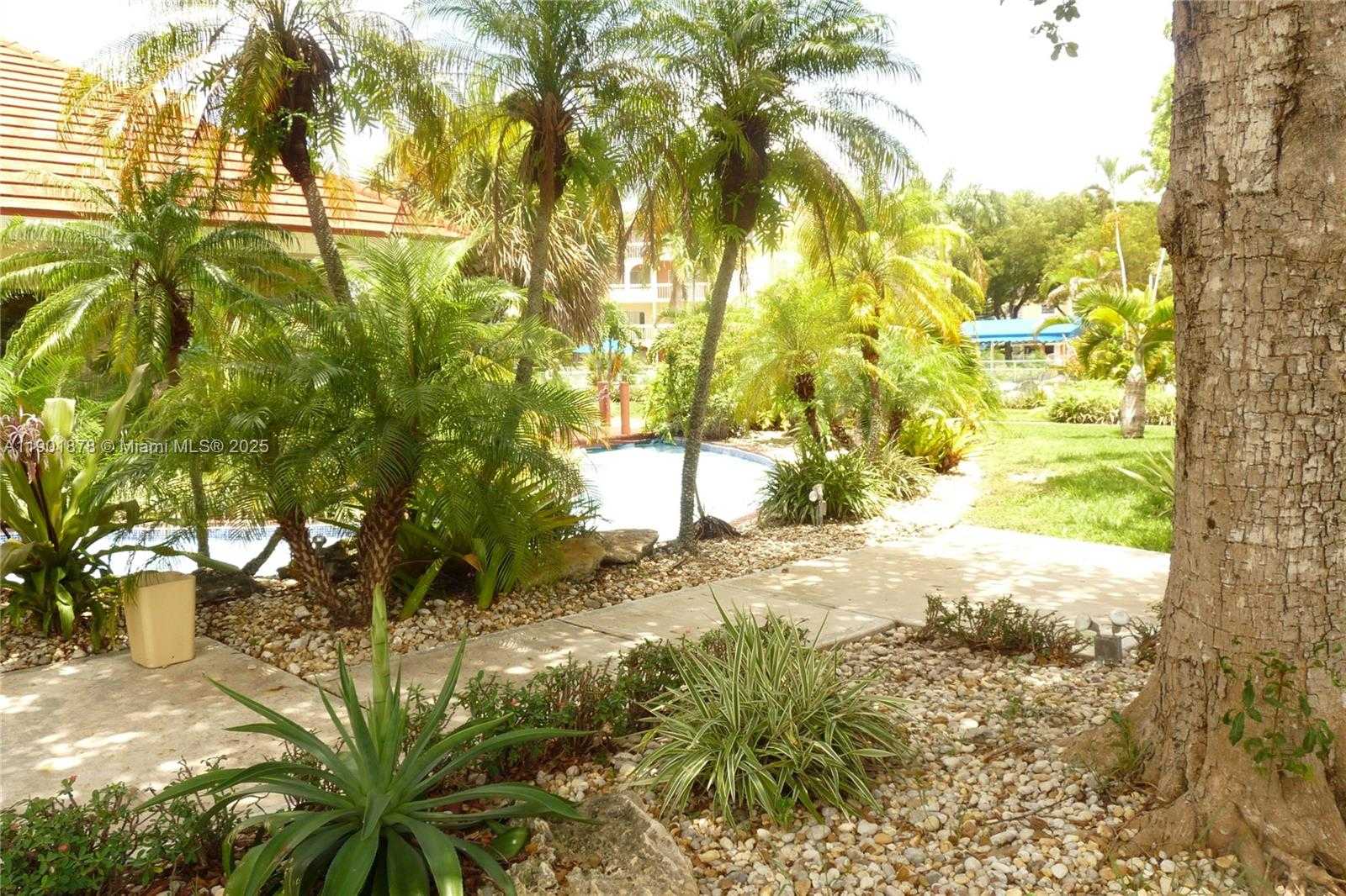 Small Image of 7701 CAMINO REAL #A202, Miami Number 20