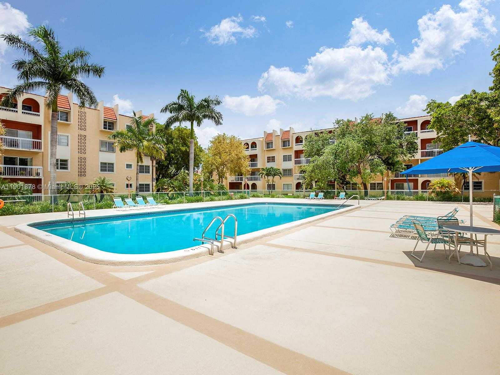 Small Image of 7701 CAMINO REAL #A202, Miami Number 25