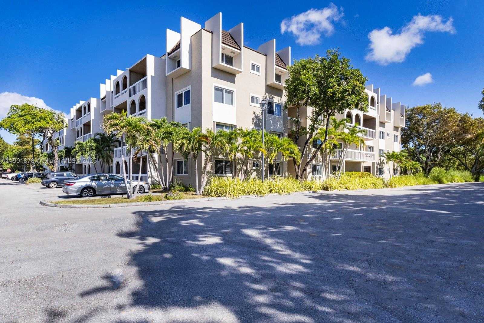 Small Image of 7701 CAMINO REAL #A202, Miami Number 38