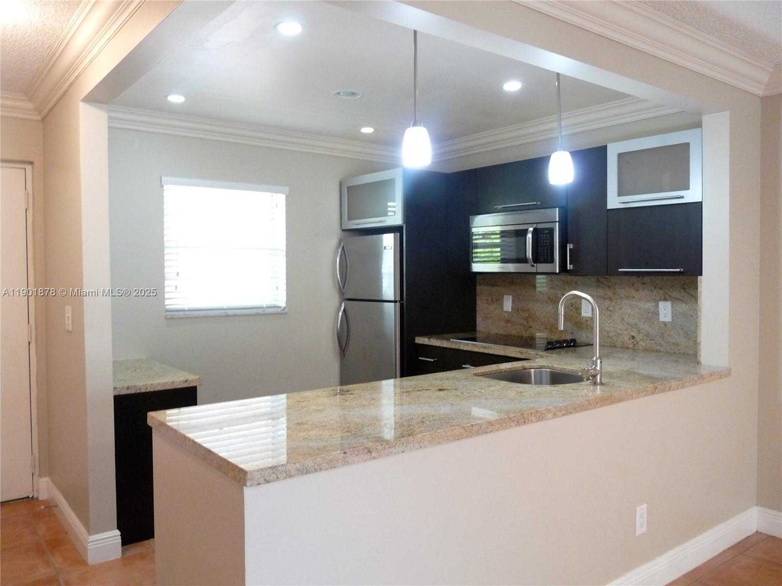 Small Image of 7701 CAMINO REAL #A202, Miami Number 5