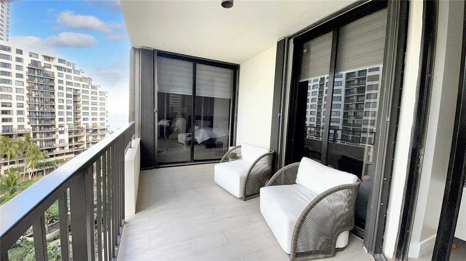 Small Image of 520 BRICKELL KEY DR #A1010, Miami Number 2
