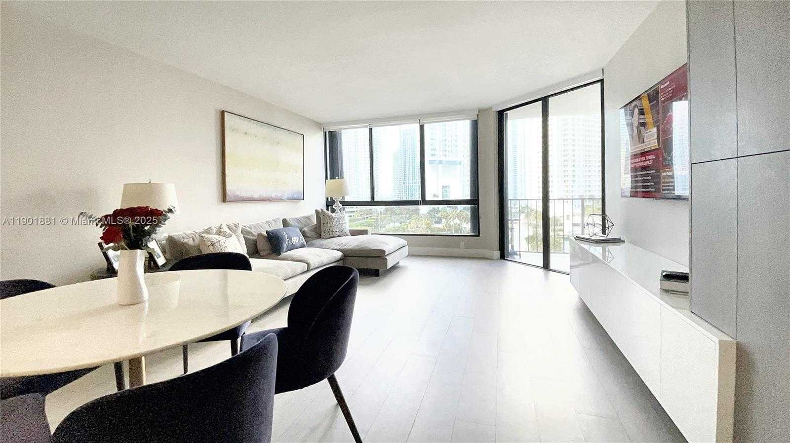 Small Image of 520 BRICKELL KEY DR #A1010, Miami Number 6