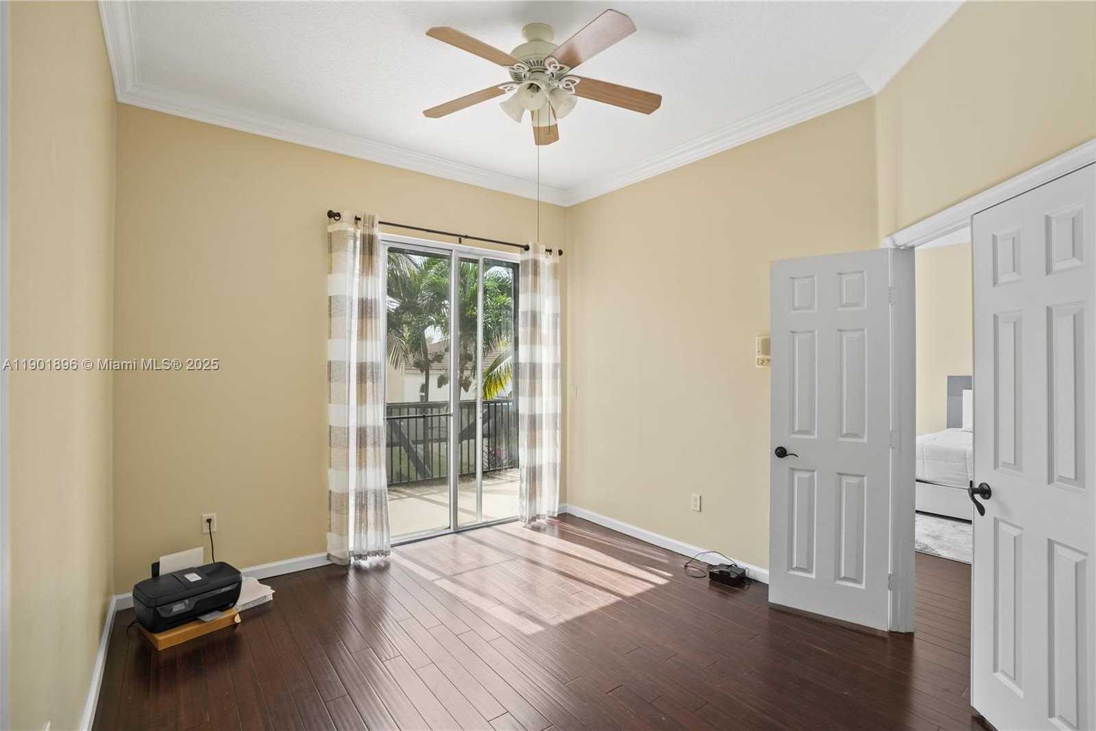 Imagen de Pequeño Objeto