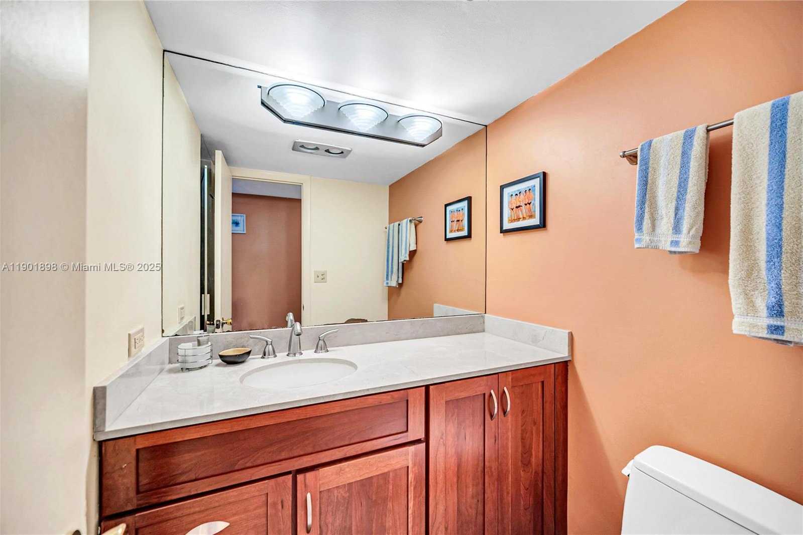 Small Image of 11 ISLAND AVE #1608, Miami Beach Number 10