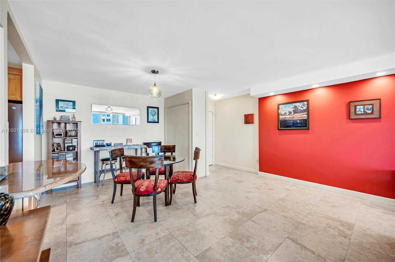 Small Image of 11 ISLAND AVE #1608, Miami Beach Number 3