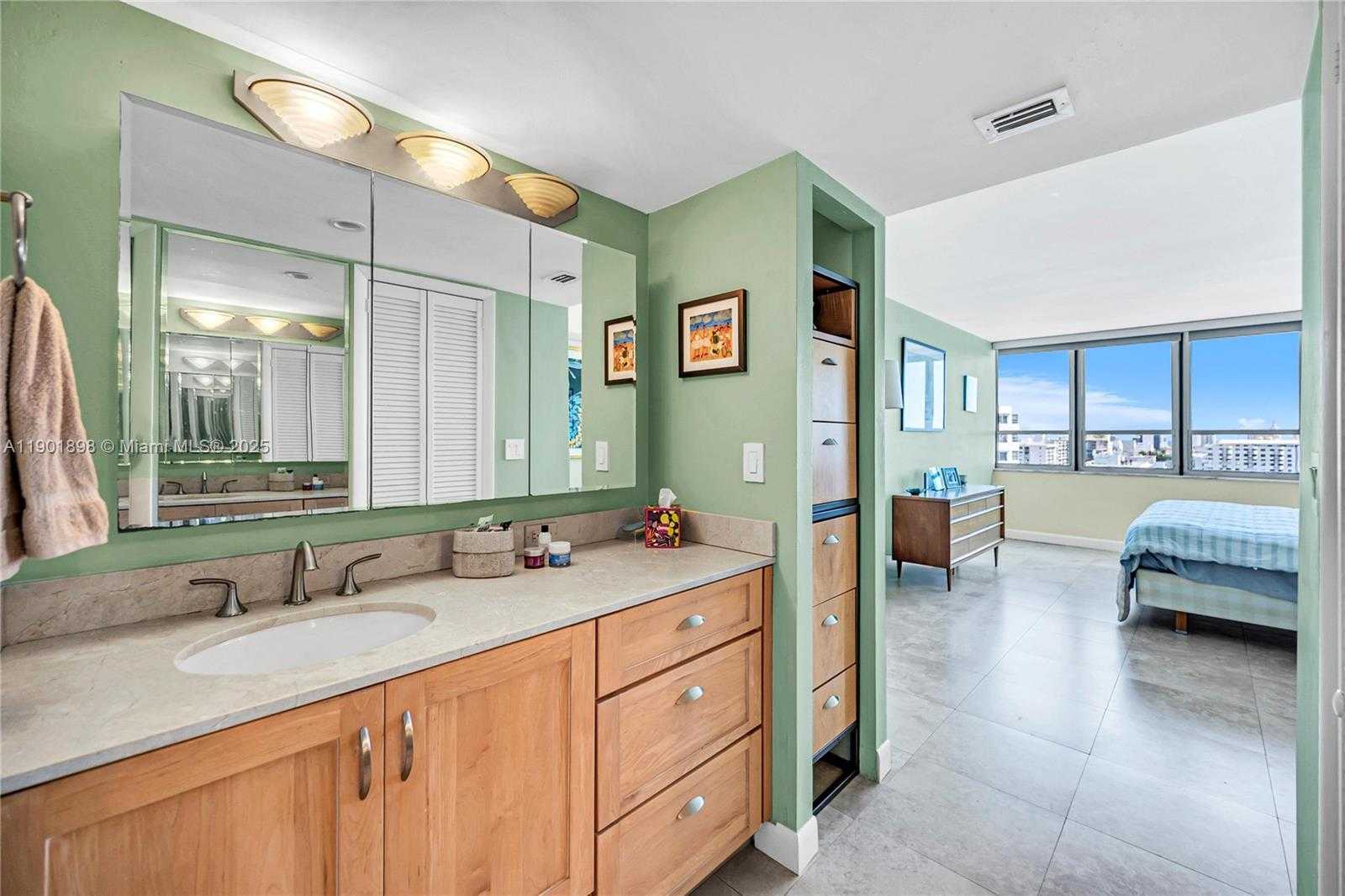 Small Image of 11 ISLAND AVE #1608, Miami Beach Number 6