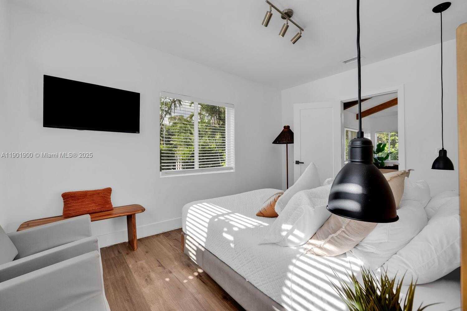 Imagen de Pequeño Objeto