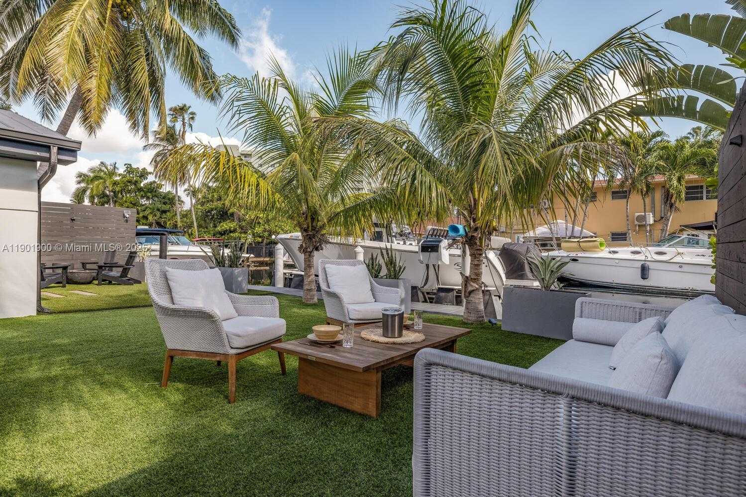 Imagen de Pequeño Objeto