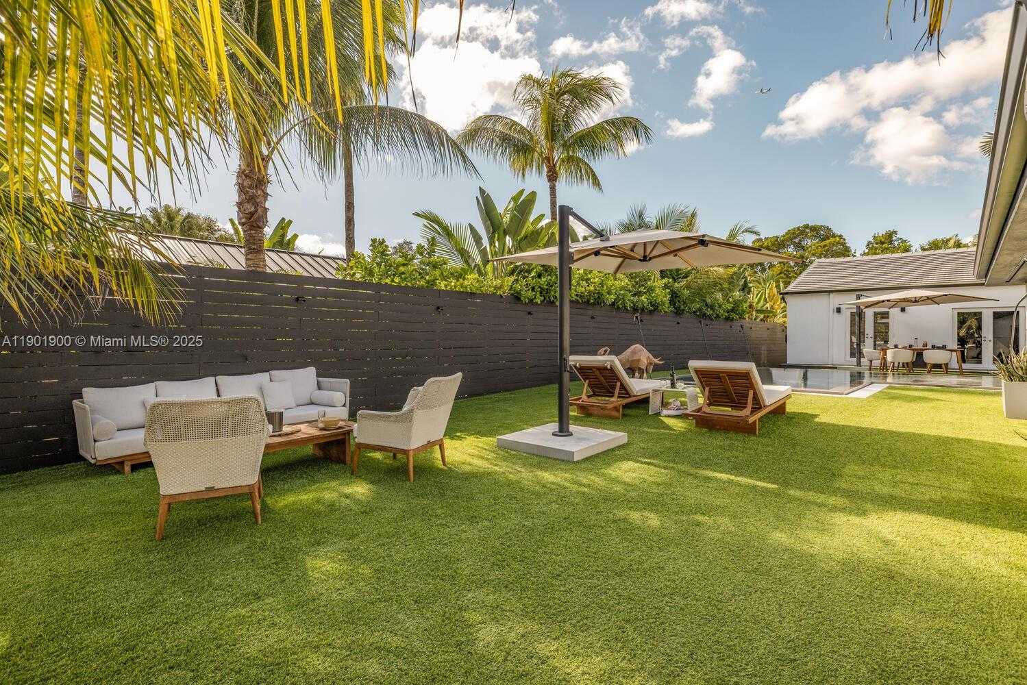 Imagen de Pequeño Objeto