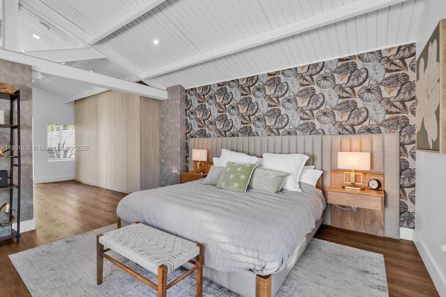 Imagen de Pequeño Objeto