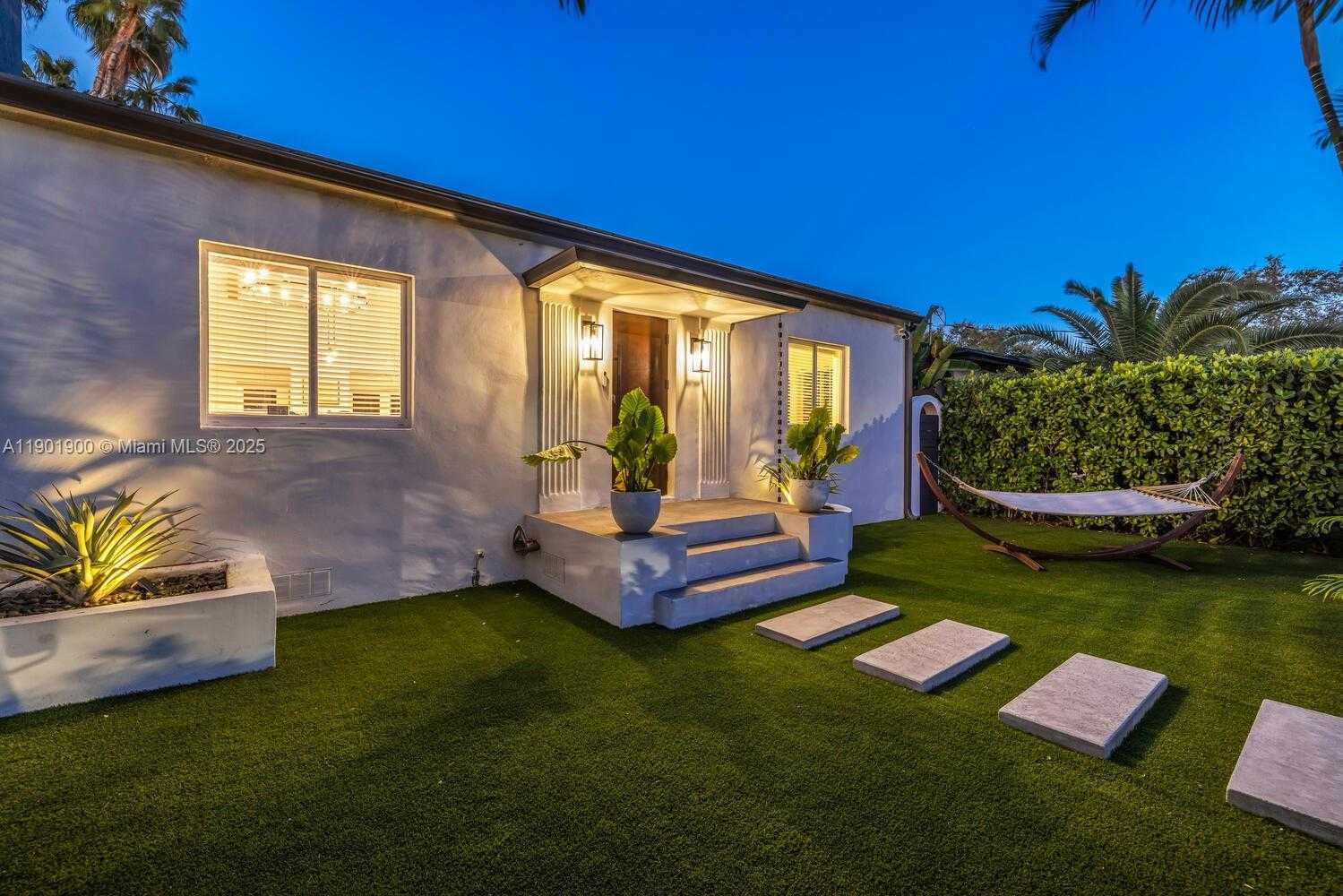 Imagen de Pequeño Objeto