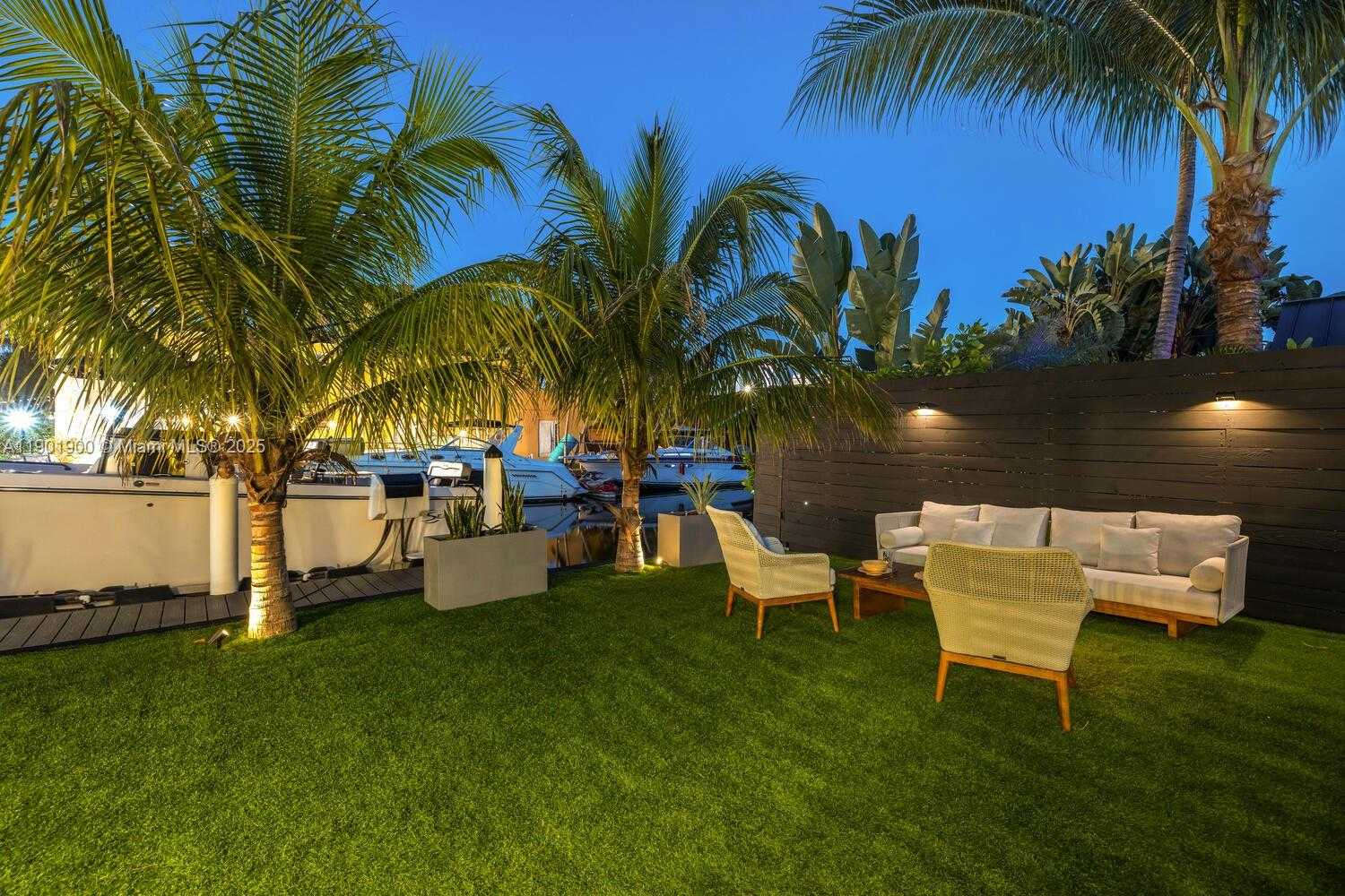 Imagen de Pequeño Objeto