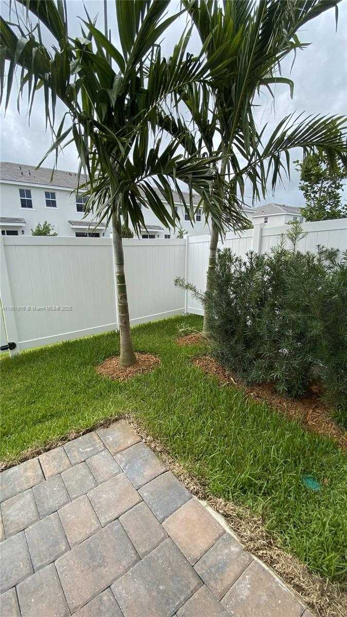 Small Image of 125 SOUTH WEST 171ST WAY #125, Pembroke Pines Number 12