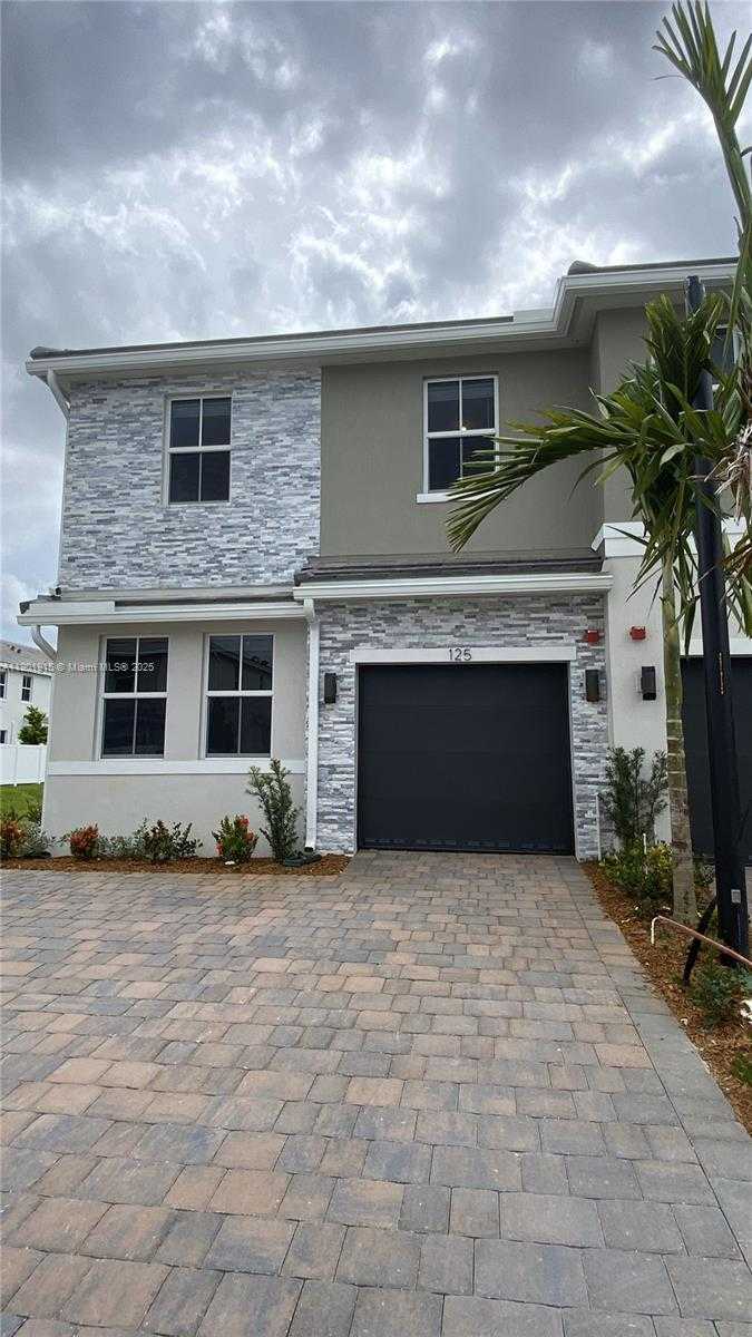 Small Image of 125 SOUTH WEST 171ST WAY #125, Pembroke Pines Number 3