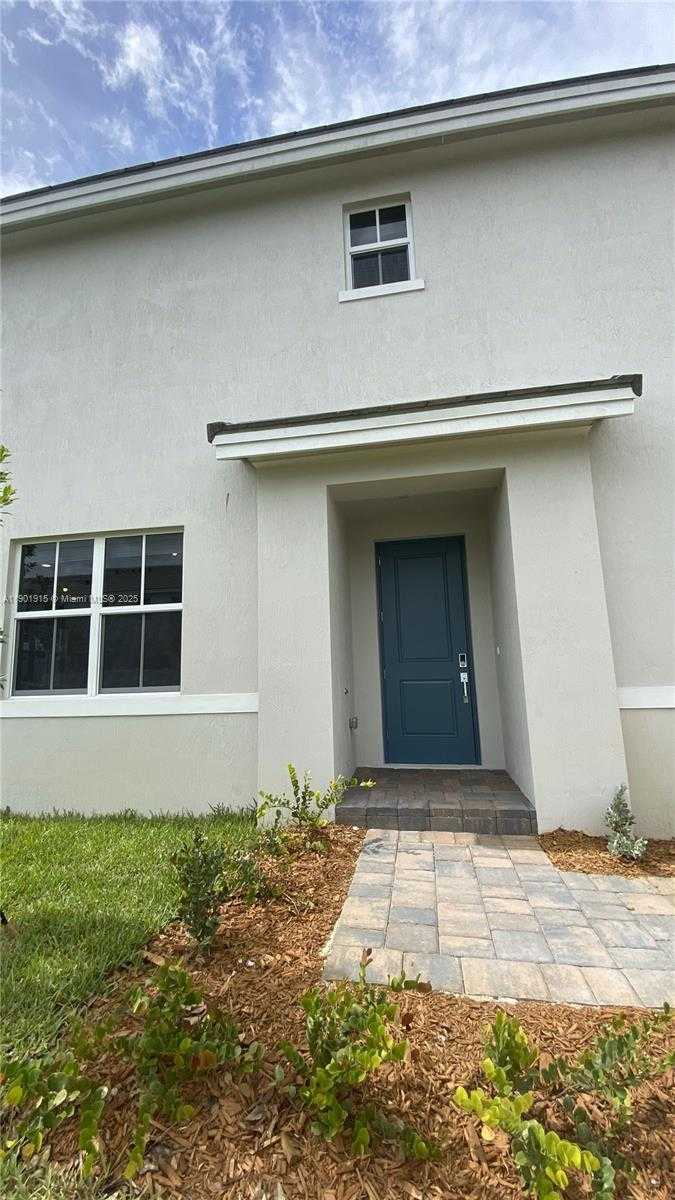 Small Image of 125 SOUTH WEST 171ST WAY #125, Pembroke Pines Number 4