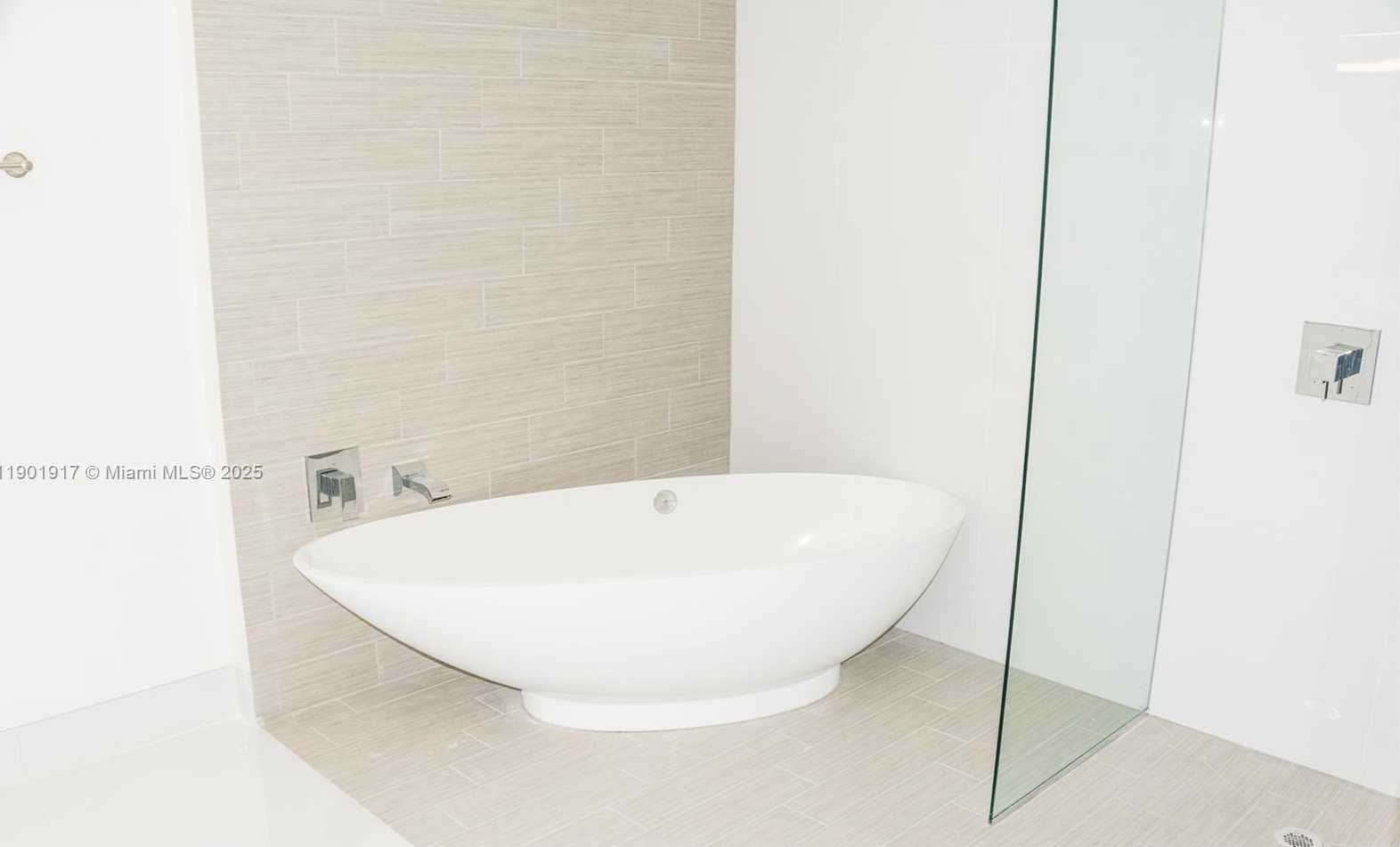 Imagen de Pequeño Objeto