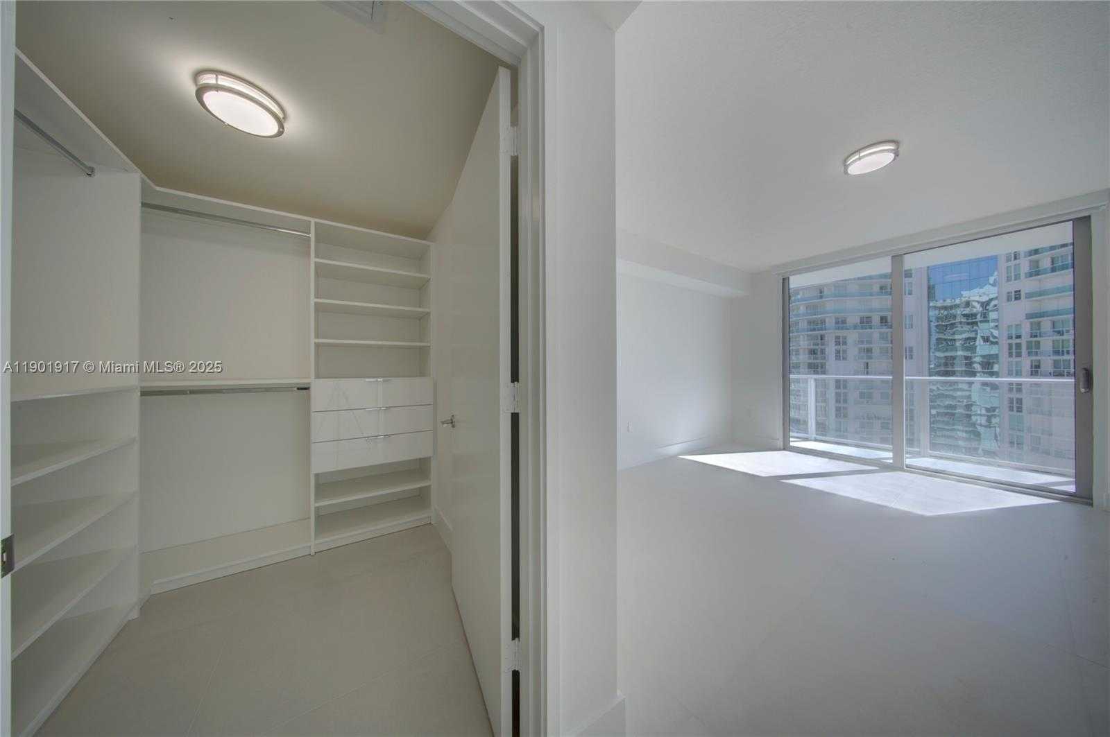 Imagen de Pequeño Objeto