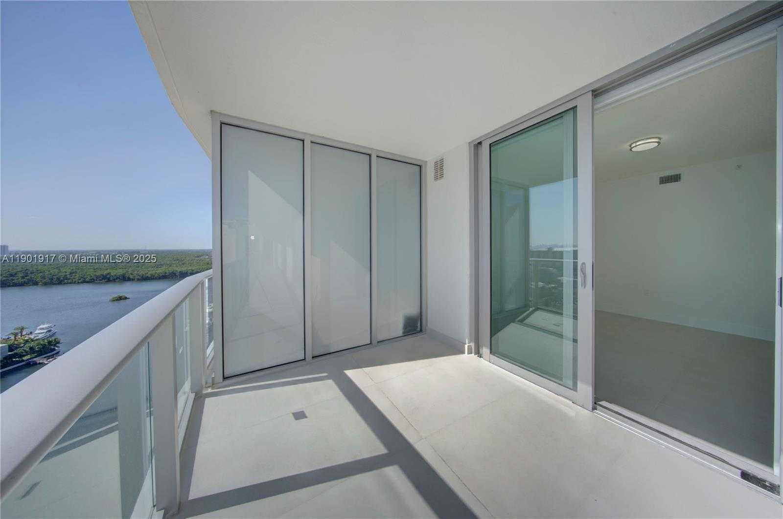 Imagen de Pequeño Objeto