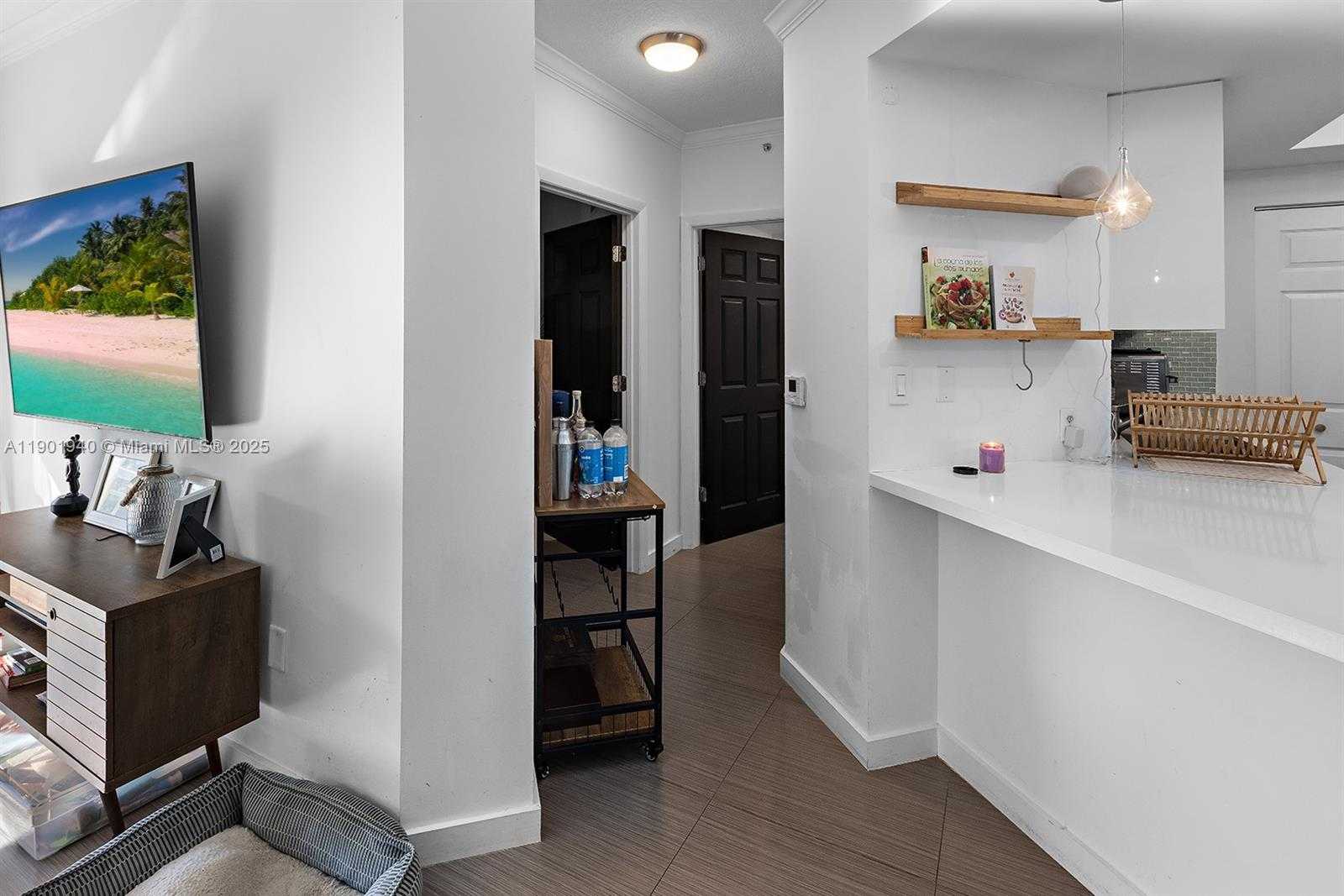 Small Image of 2000 NORTH BAYSHORE DR #519, Miami Number 14