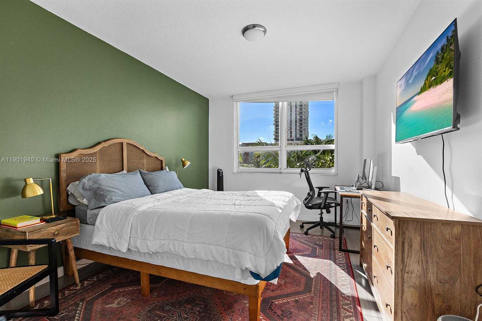 Small Image of 2000 NORTH BAYSHORE DR #519, Miami Number 22