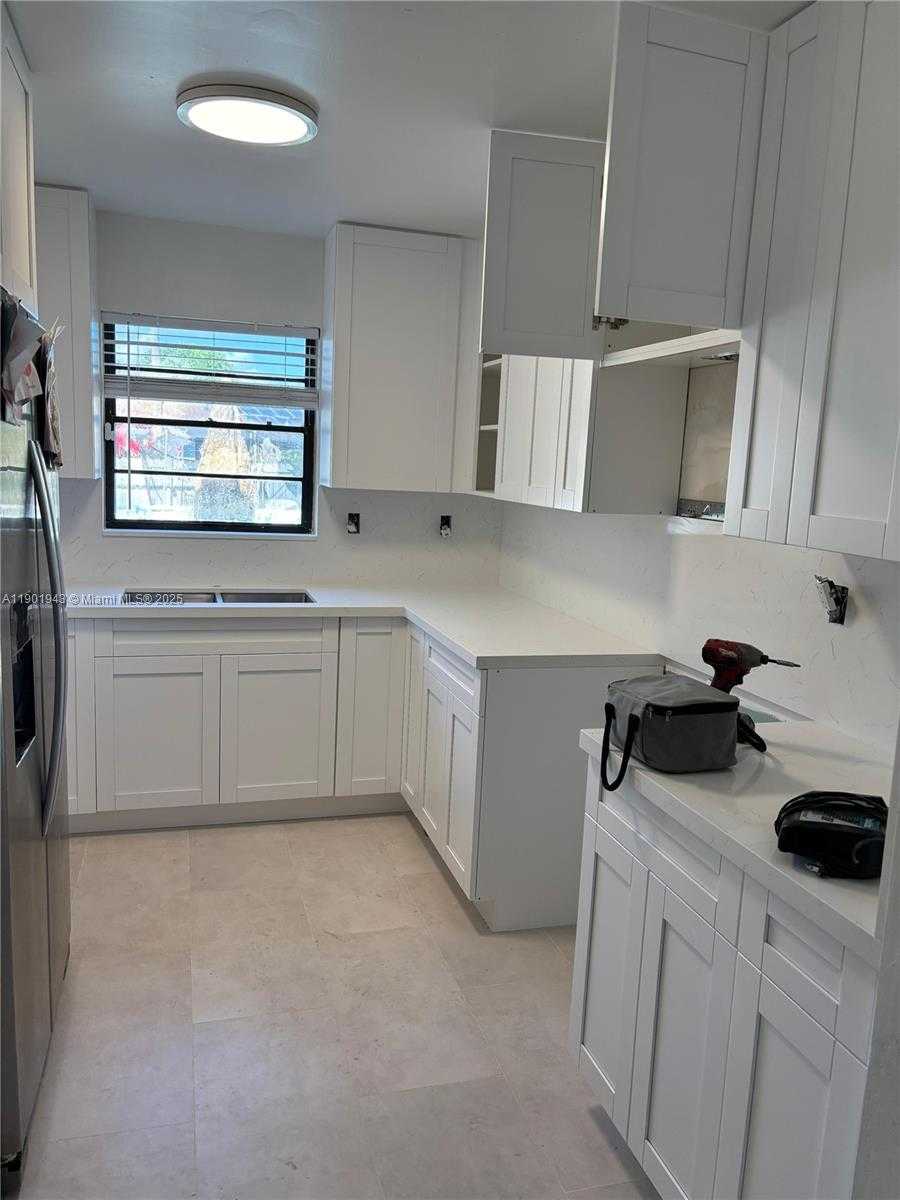 Small Image of 11031 SOUTH WEST 142ND PL, Miami Number 2