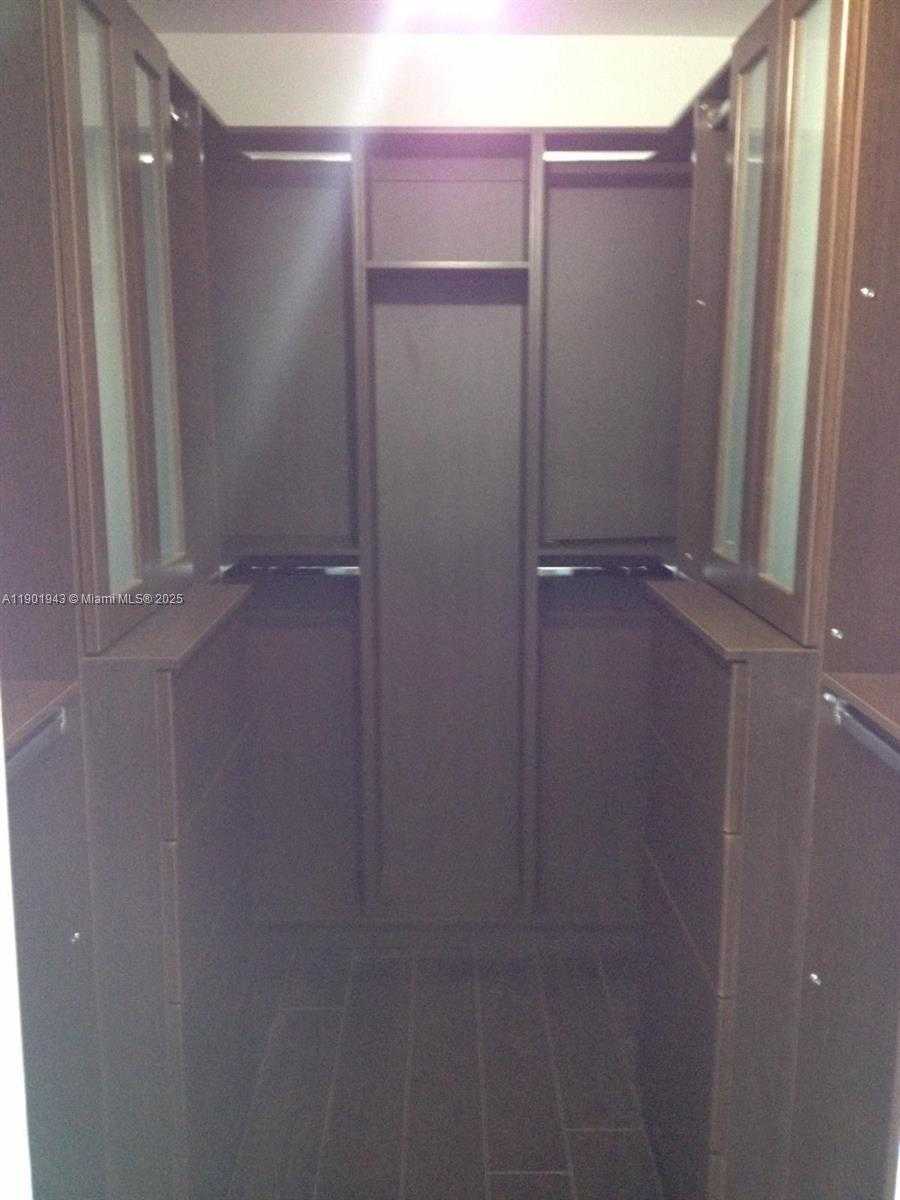 Small Image of 11031 SOUTH WEST 142ND PL, Miami Number 4