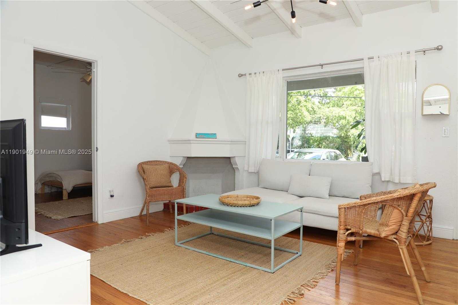 Small Image of 460 NORTH EAST 76TH ST, Miami Number 5