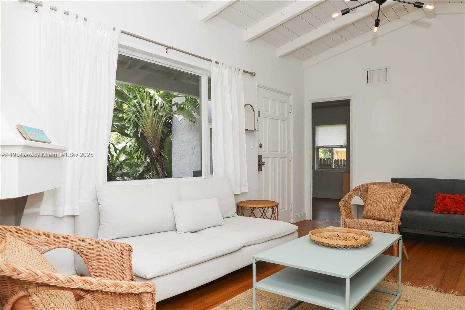 Small Image of 460 NORTH EAST 76TH ST, Miami Number 7