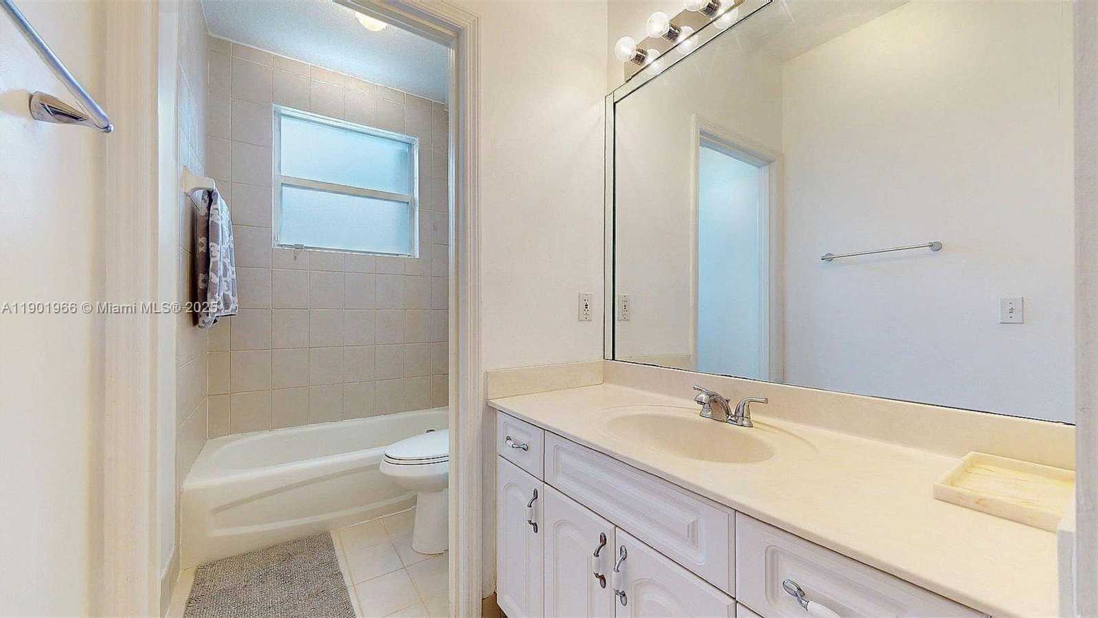 Small Image of 12567 SOUTH WEST 121ST AVE, Miami Number 18