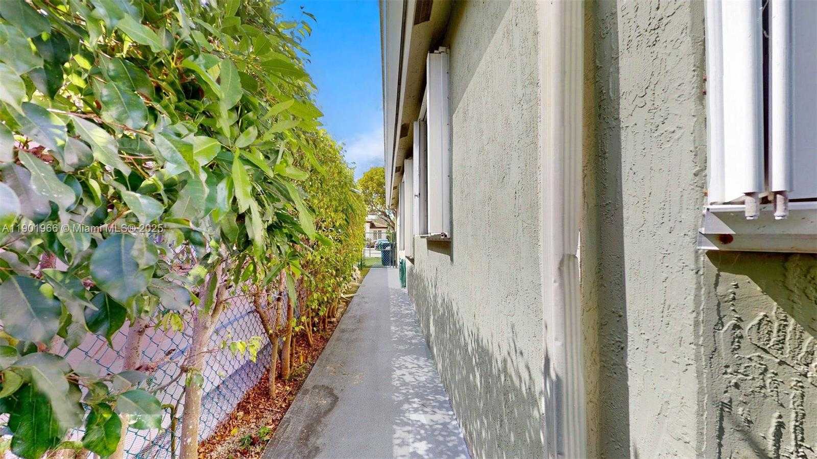 Small Image of 12567 SOUTH WEST 121ST AVE, Miami Number 34
