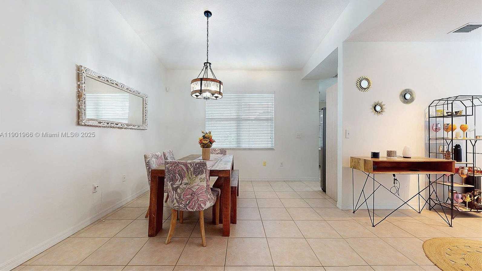 Small Image of 12567 SOUTH WEST 121ST AVE, Miami Number 5