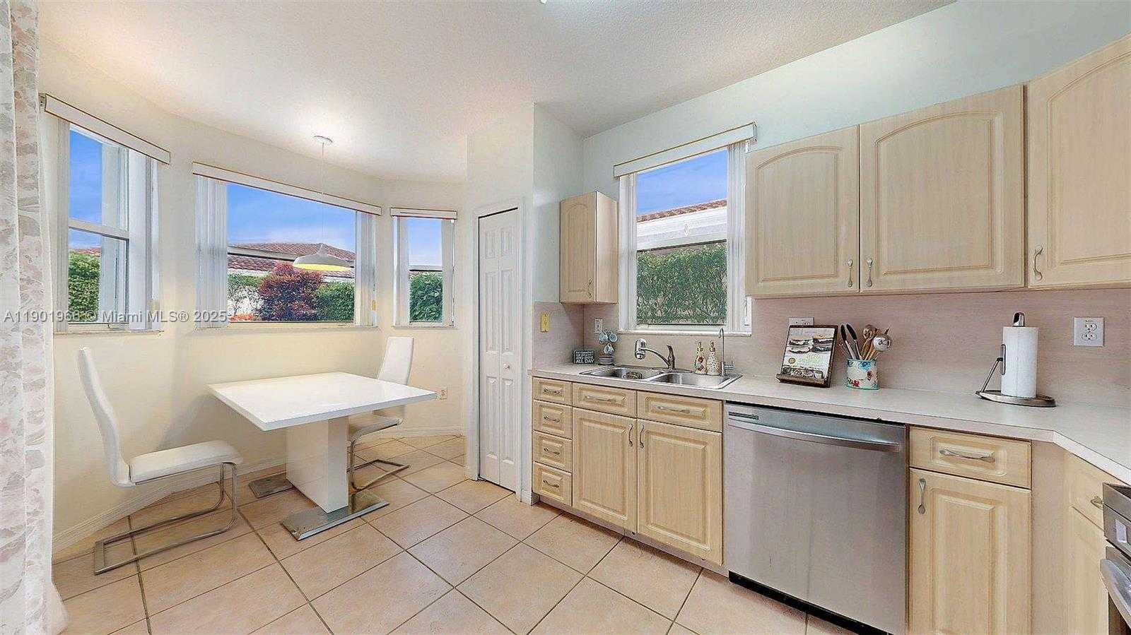 Small Image of 12567 SOUTH WEST 121ST AVE, Miami Number 8