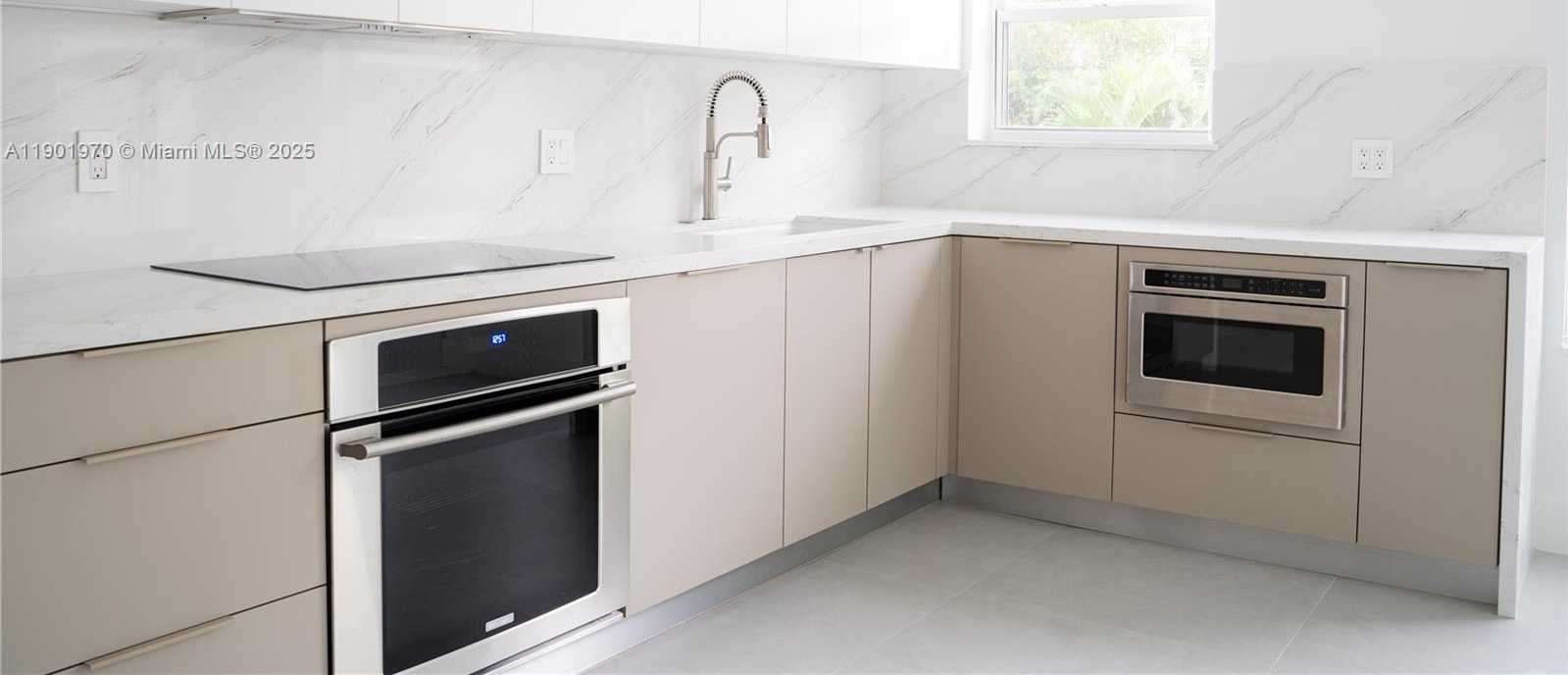 Small Image of 10996 NORTH WEST 58TH TER, Doral Number 17