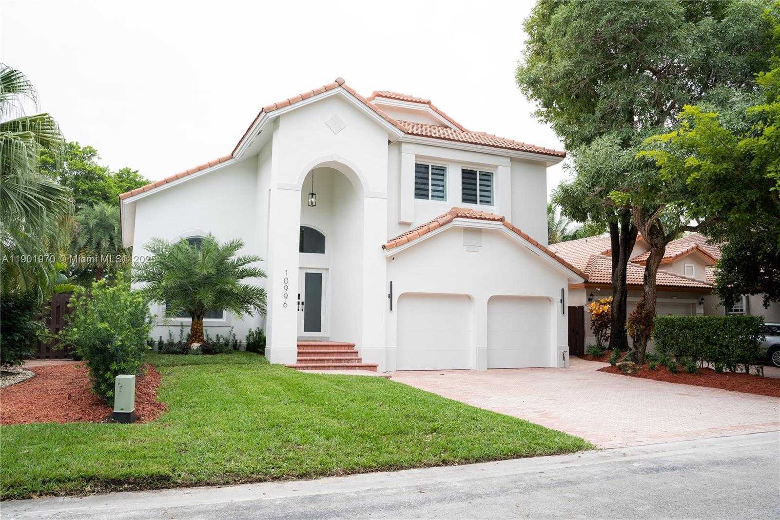 Small Image of 10996 NORTH WEST 58TH TER, Doral Number 2