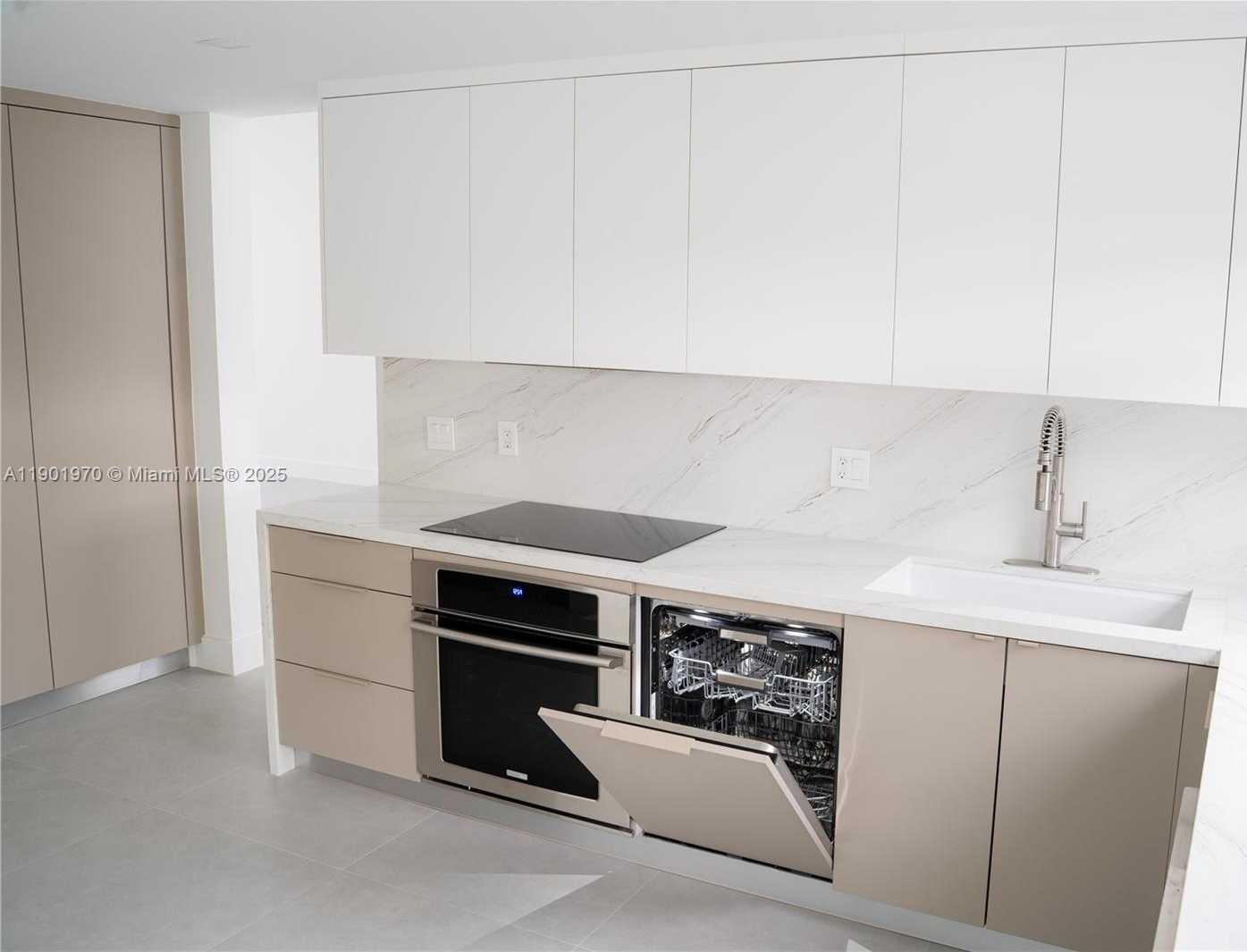 Small Image of 10996 NORTH WEST 58TH TER, Doral Number 20