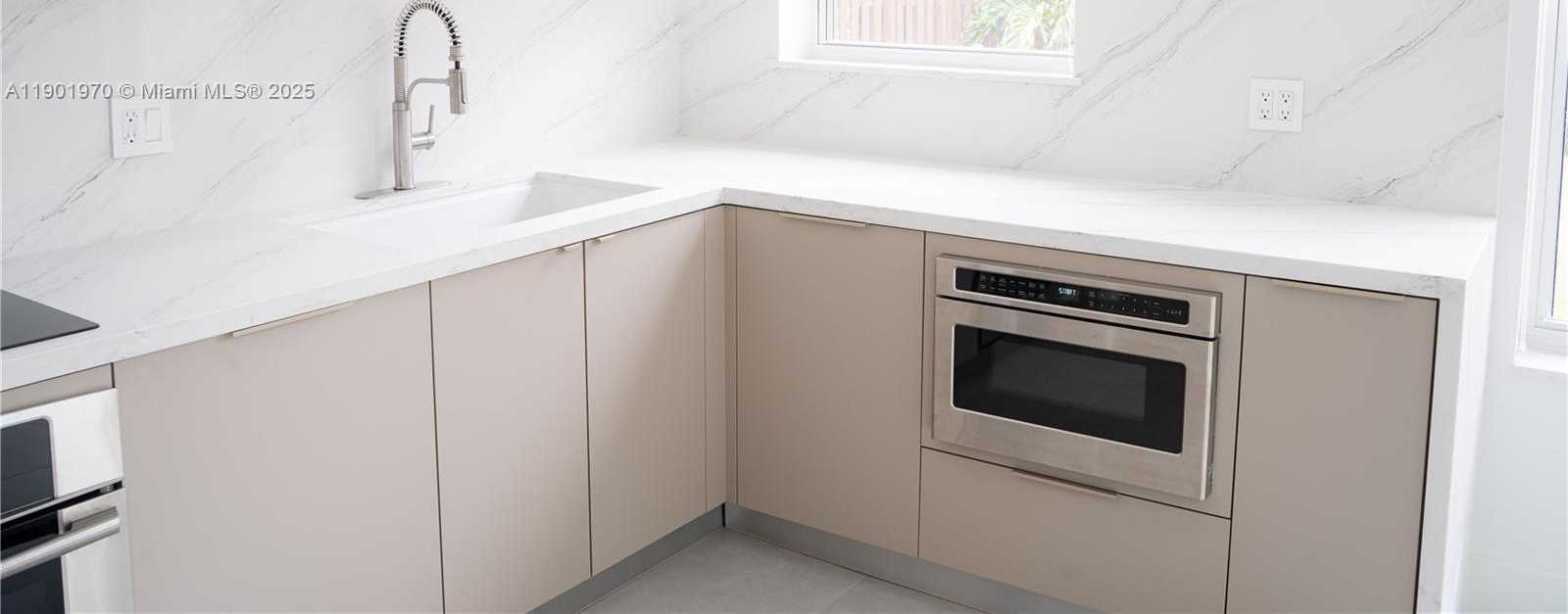Small Image of 10996 NORTH WEST 58TH TER, Doral Number 26