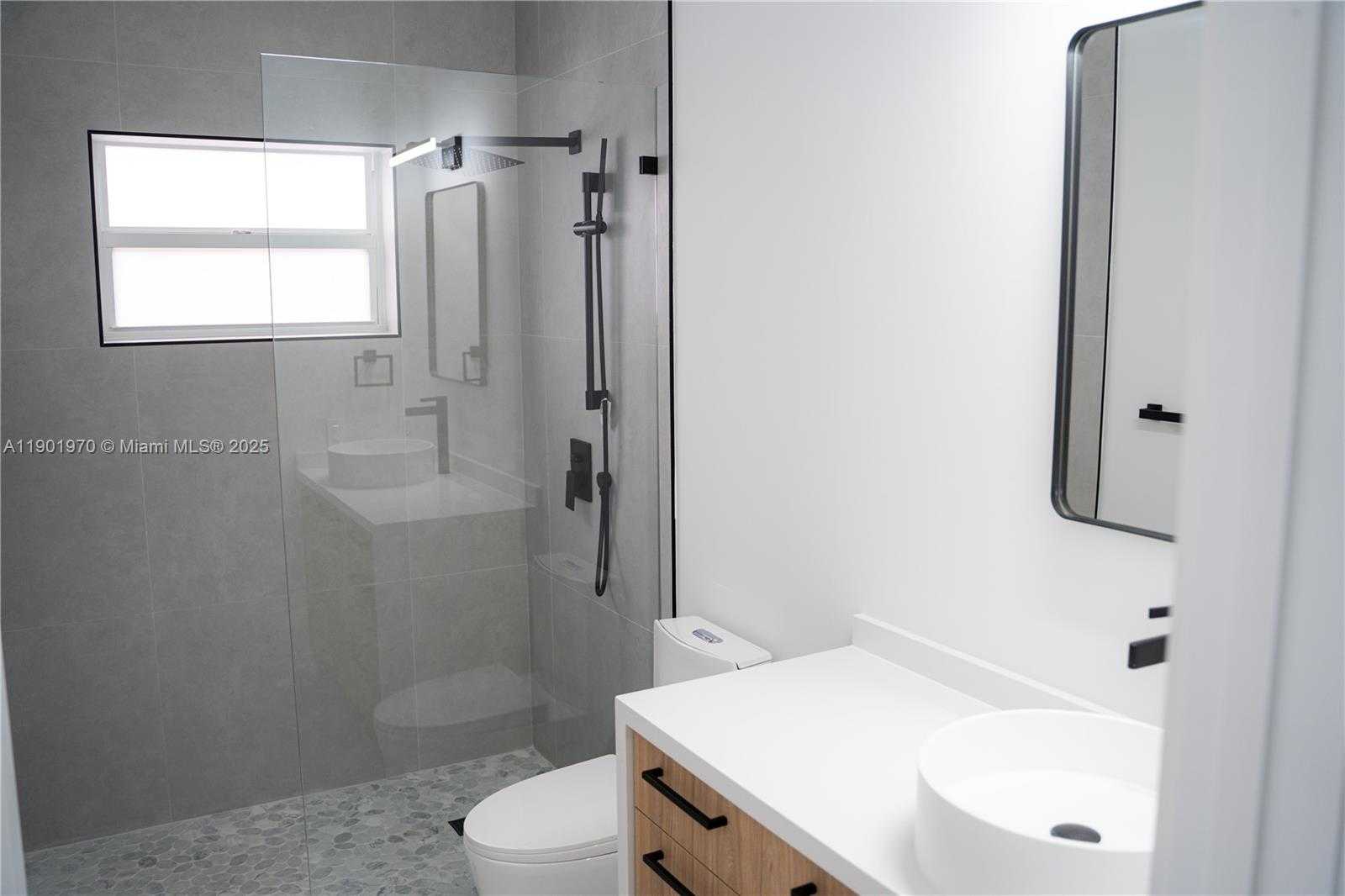 Small Image of 10996 NORTH WEST 58TH TER, Doral Number 34