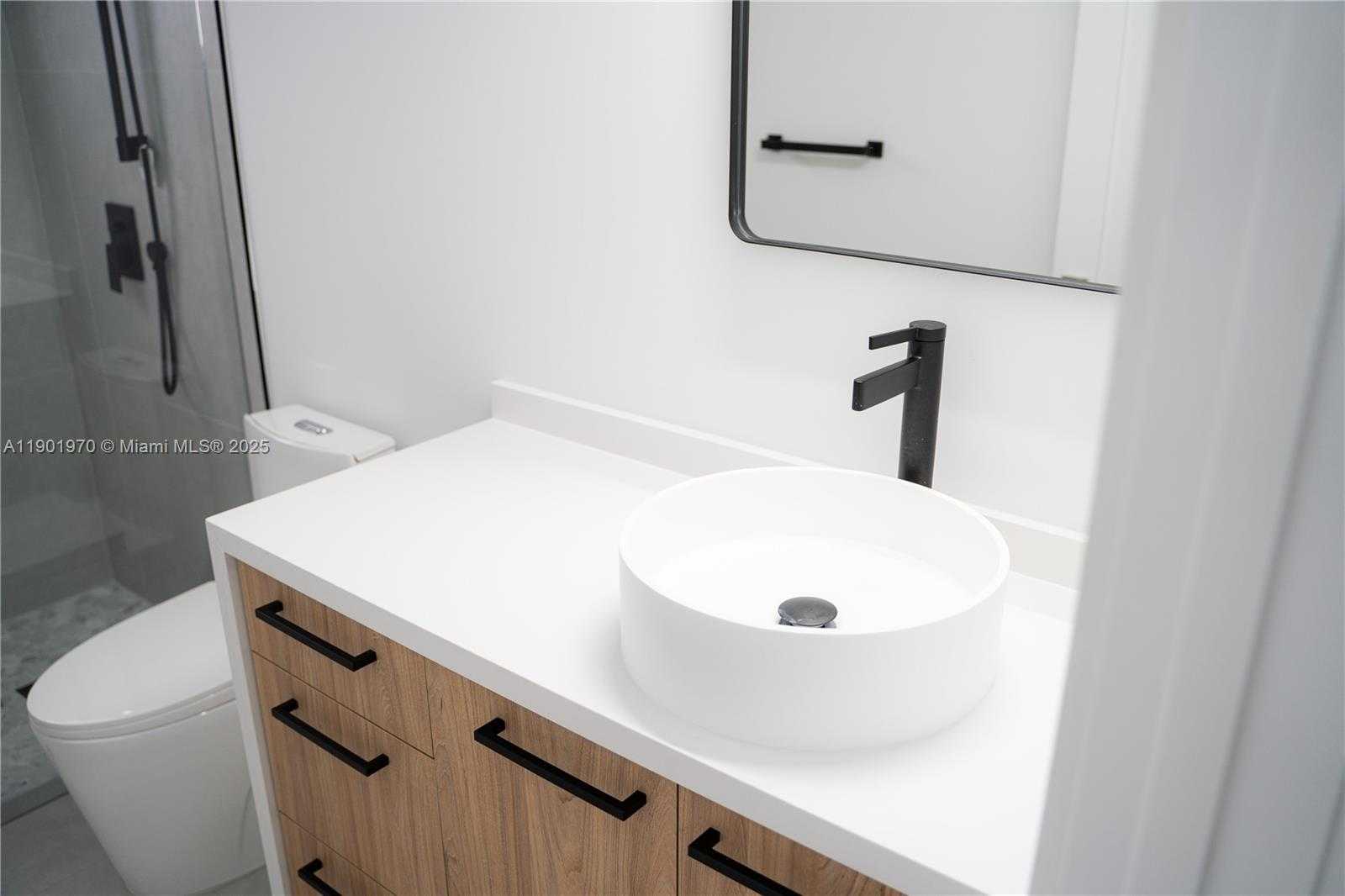 Small Image of 10996 NORTH WEST 58TH TER, Doral Number 35