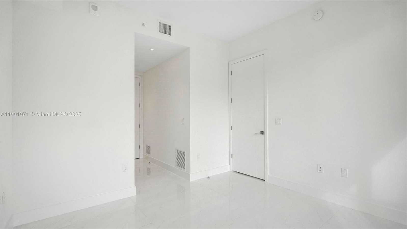 Small Image of 301 ALTARA AVE #801, Coral Gables Number 13