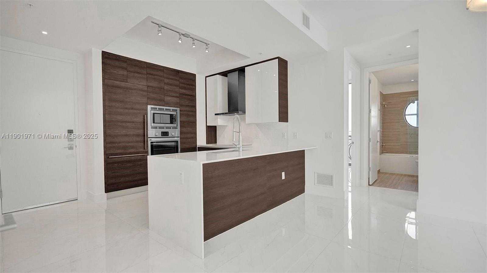 Small Image of 301 ALTARA AVE #801, Coral Gables Number 4