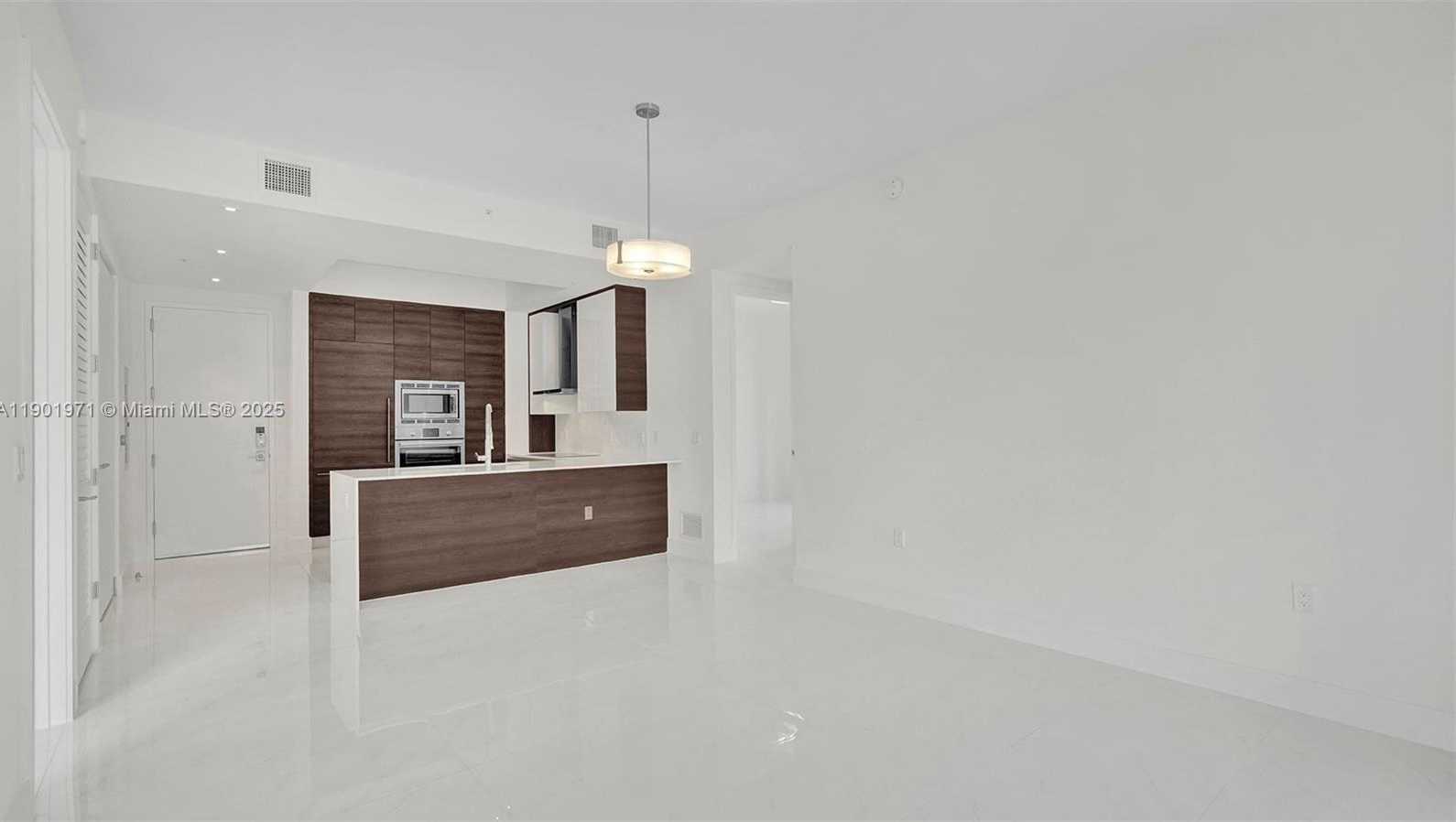 Small Image of 301 ALTARA AVE #801, Coral Gables Number 6