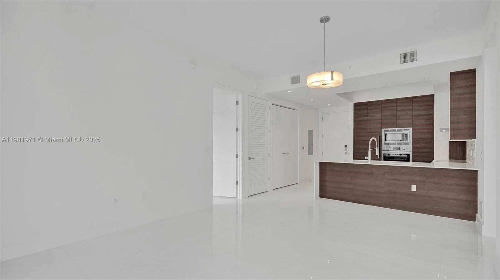 Small Image of 301 ALTARA AVE #801, Coral Gables Number 8