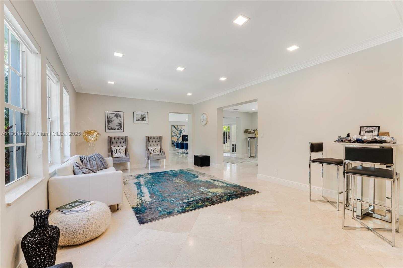 Small Image of 140 NORTH HIBISCUS DR, Miami Beach Number 10