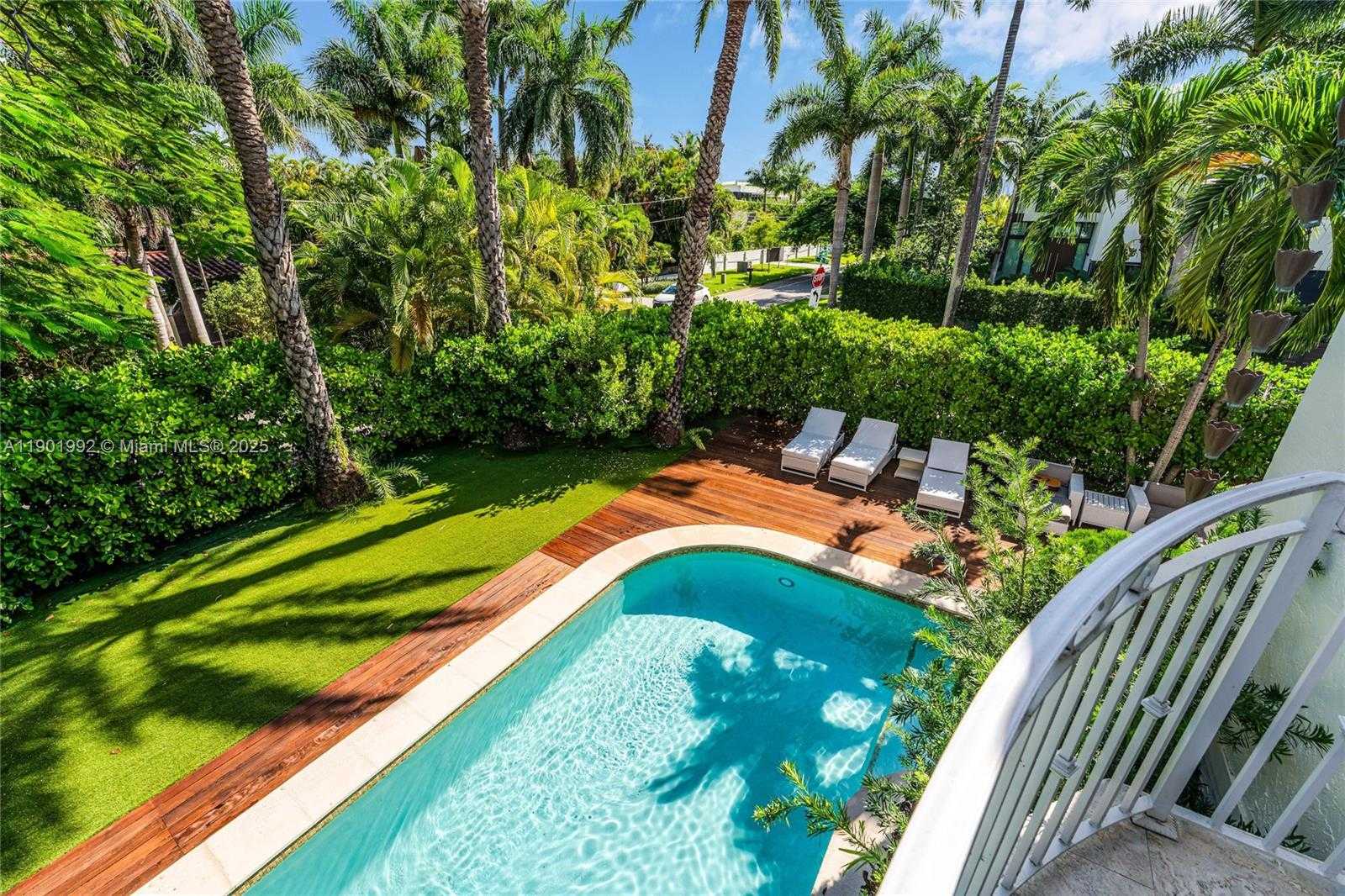 Small Image of 140 NORTH HIBISCUS DR, Miami Beach Number 18