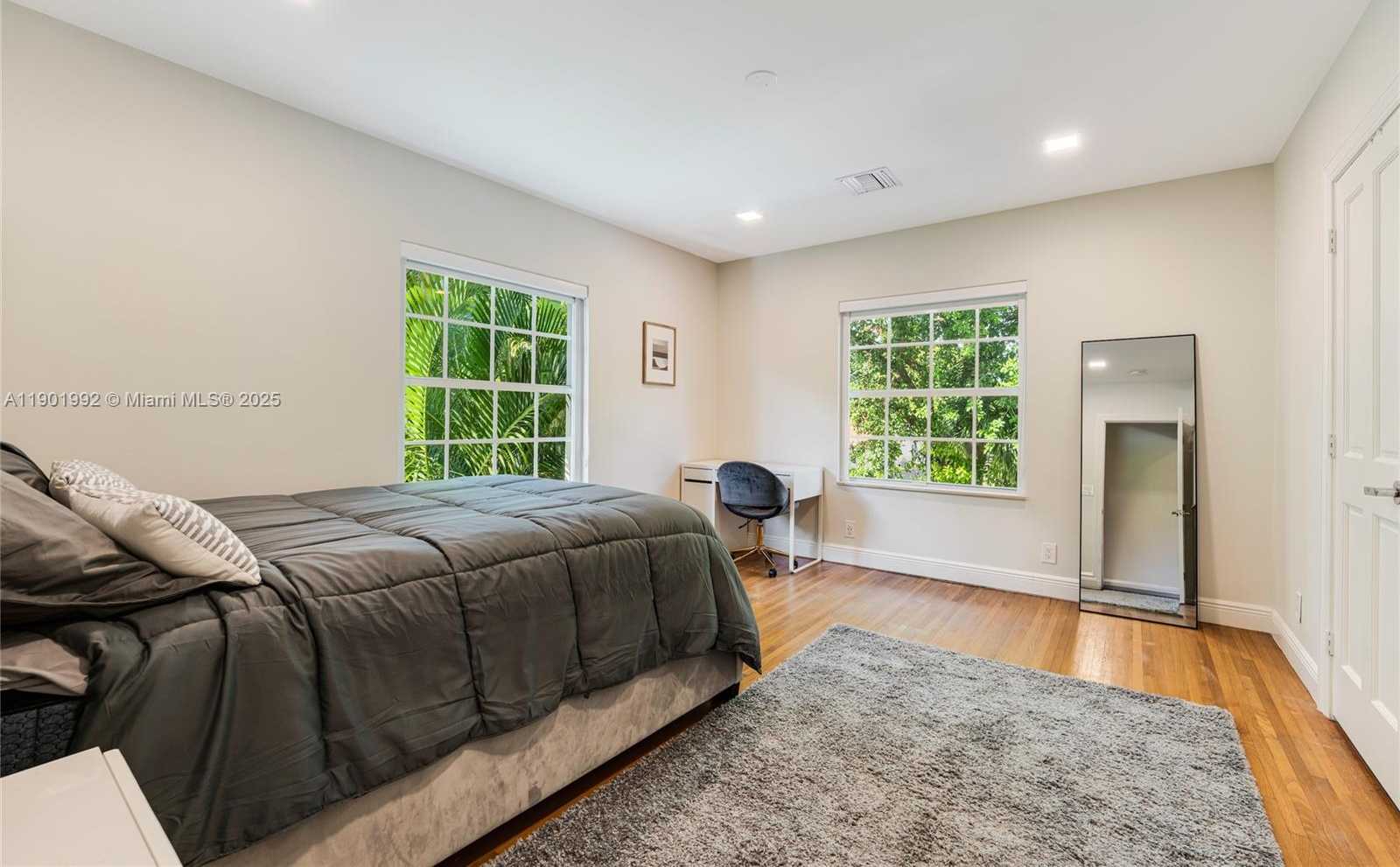 Small Image of 140 NORTH HIBISCUS DR, Miami Beach Number 20