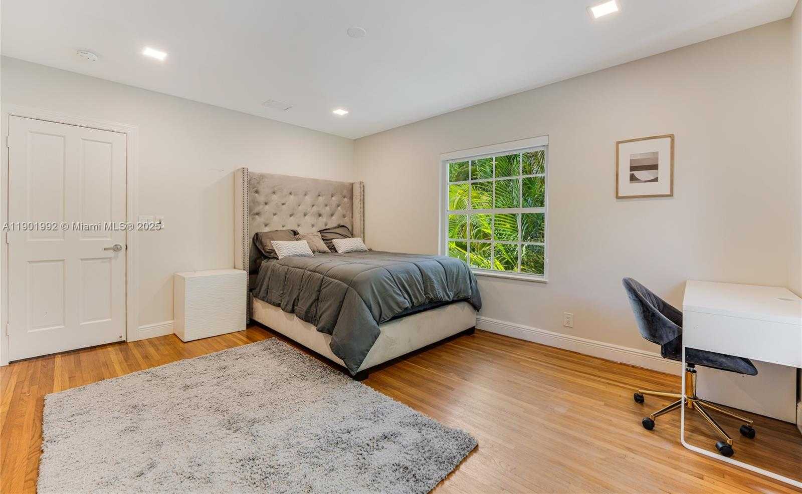 Small Image of 140 NORTH HIBISCUS DR, Miami Beach Number 22