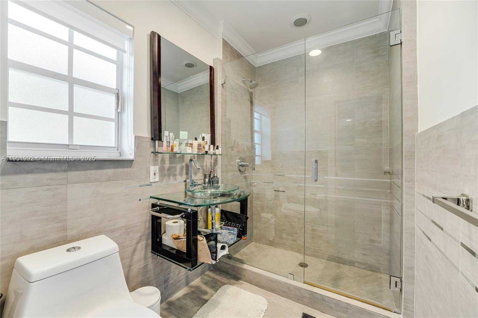 Small Image of 140 NORTH HIBISCUS DR, Miami Beach Number 25