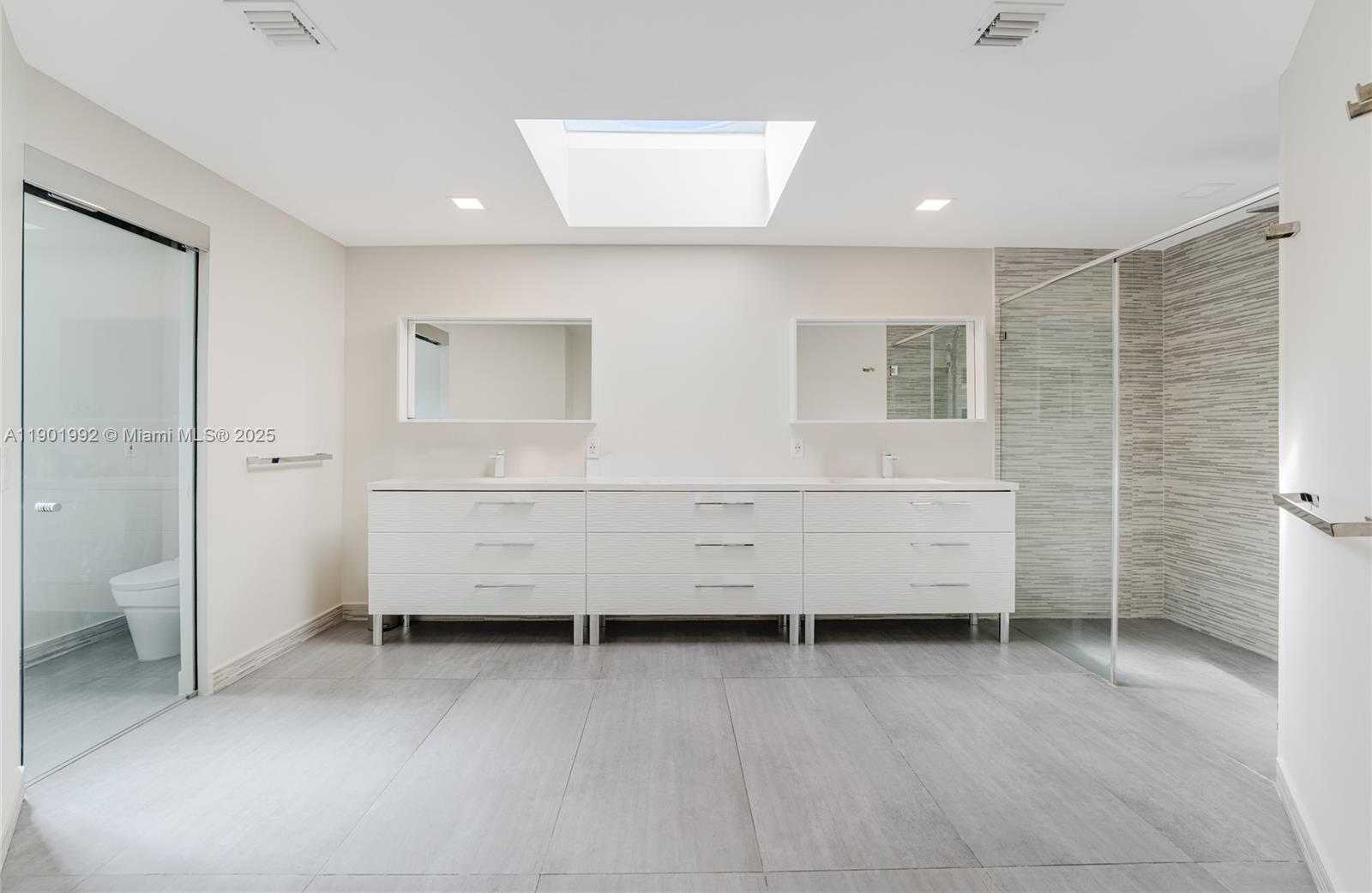 Small Image of 140 NORTH HIBISCUS DR, Miami Beach Number 28