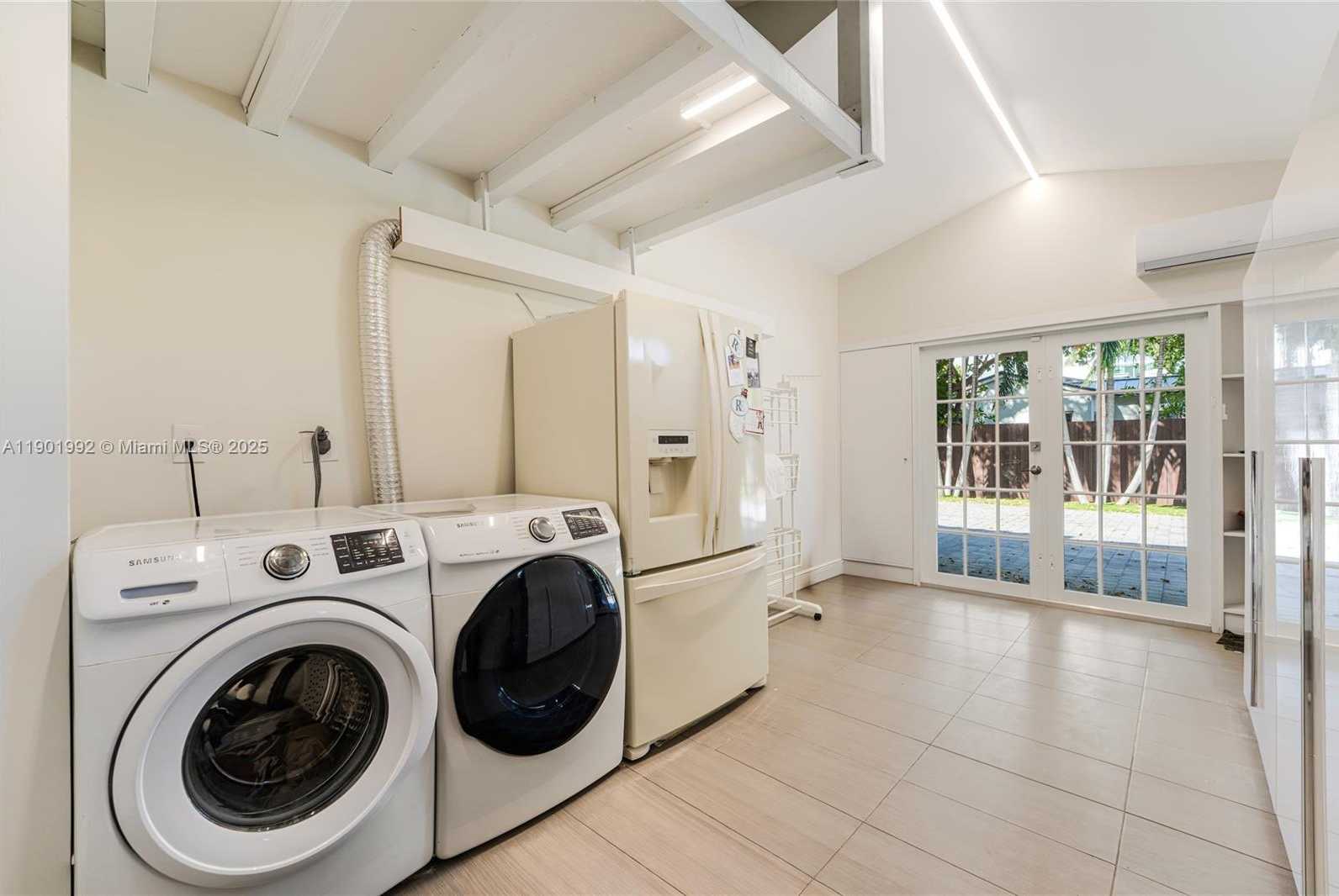 Small Image of 140 NORTH HIBISCUS DR, Miami Beach Number 29