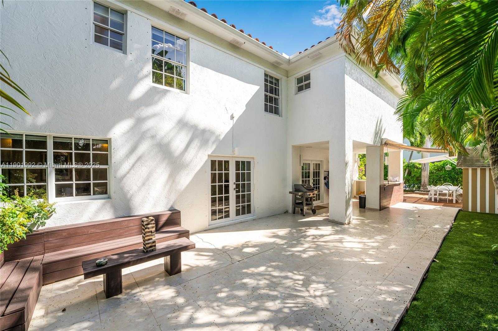 Small Image of 140 NORTH HIBISCUS DR, Miami Beach Number 32